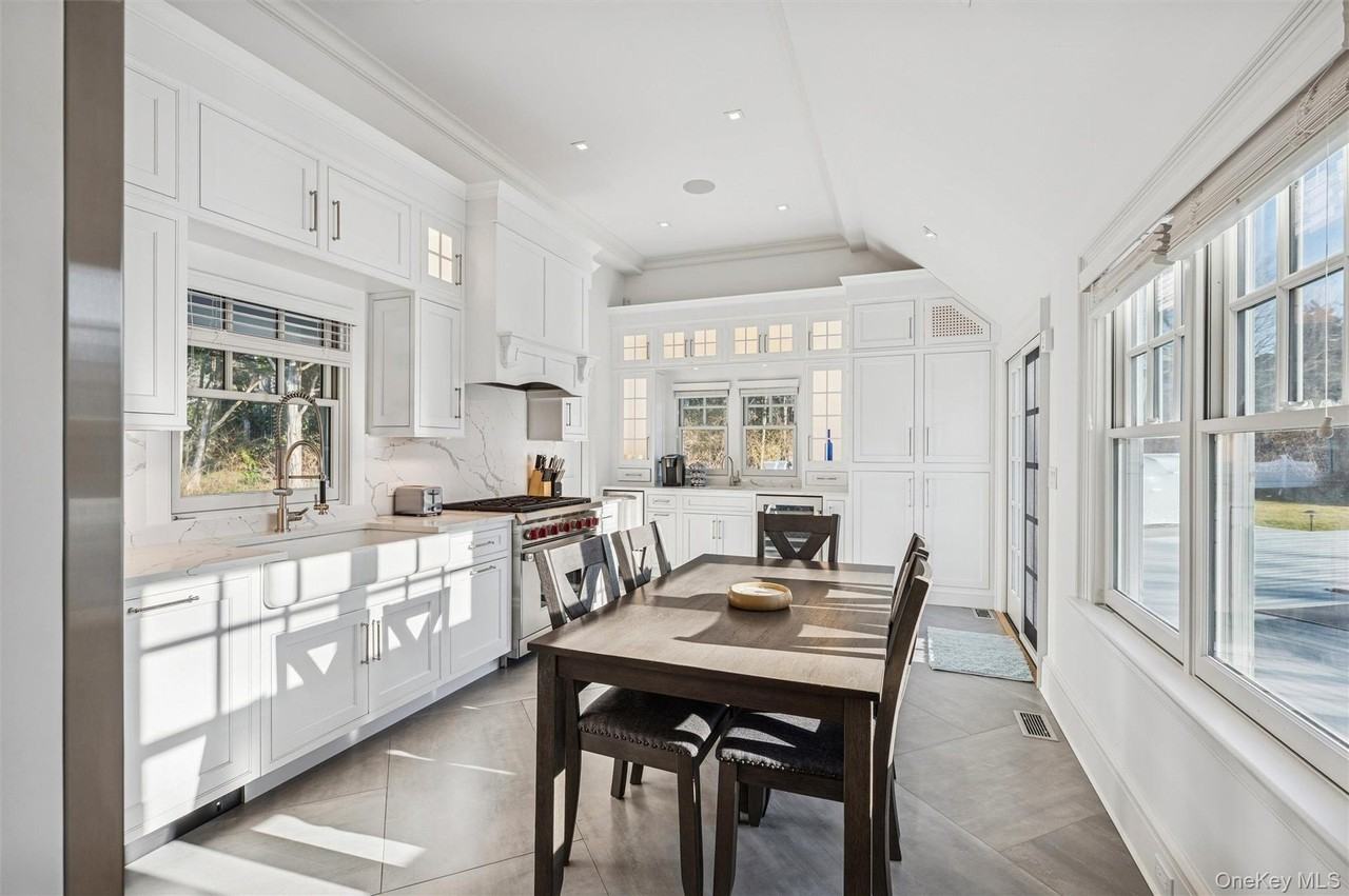 30 Club Ln - Photo 2 of 19