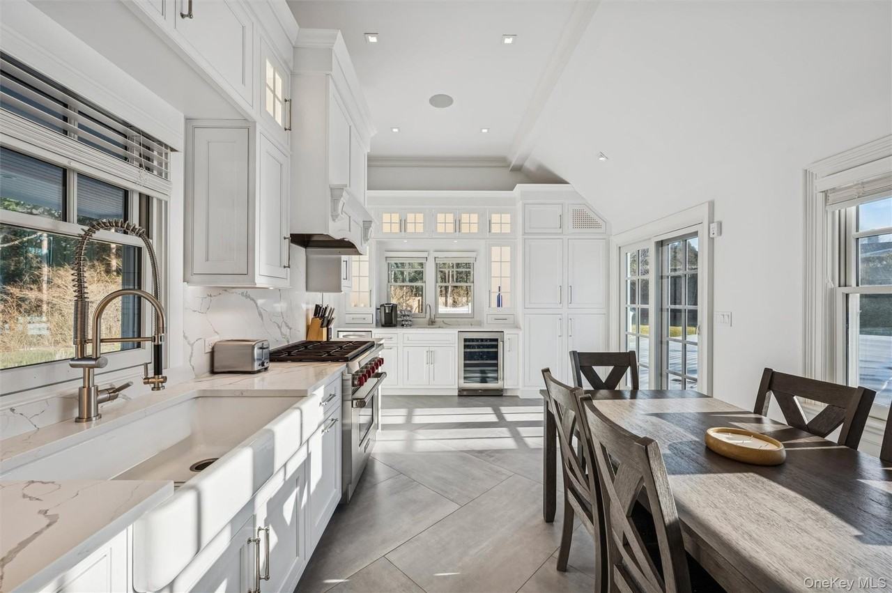 30 Club Ln - Photo 3 of 19