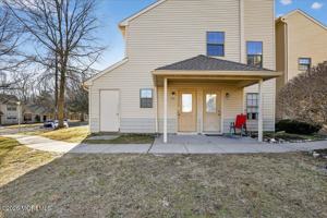 featured image of 709 Ivy Ct