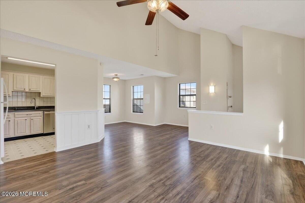 709 Ivy Ct - Photo 5 of 13