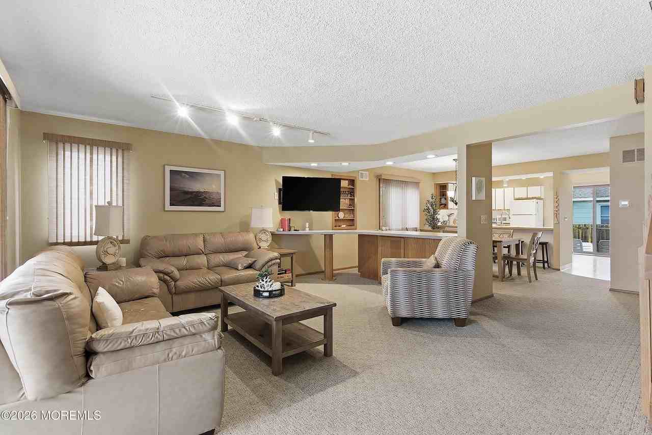 21 Brown Ave Unit 1 #1 - Photo 4 of 28