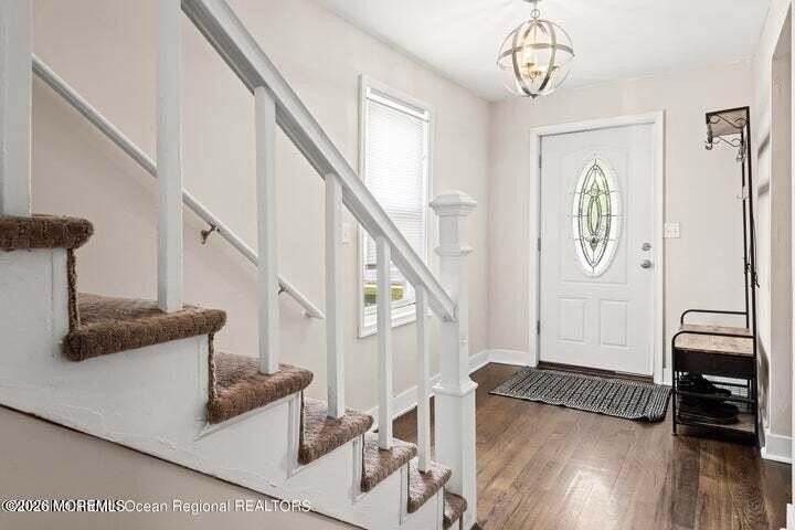 109 S Main St - Photo 4 of 26