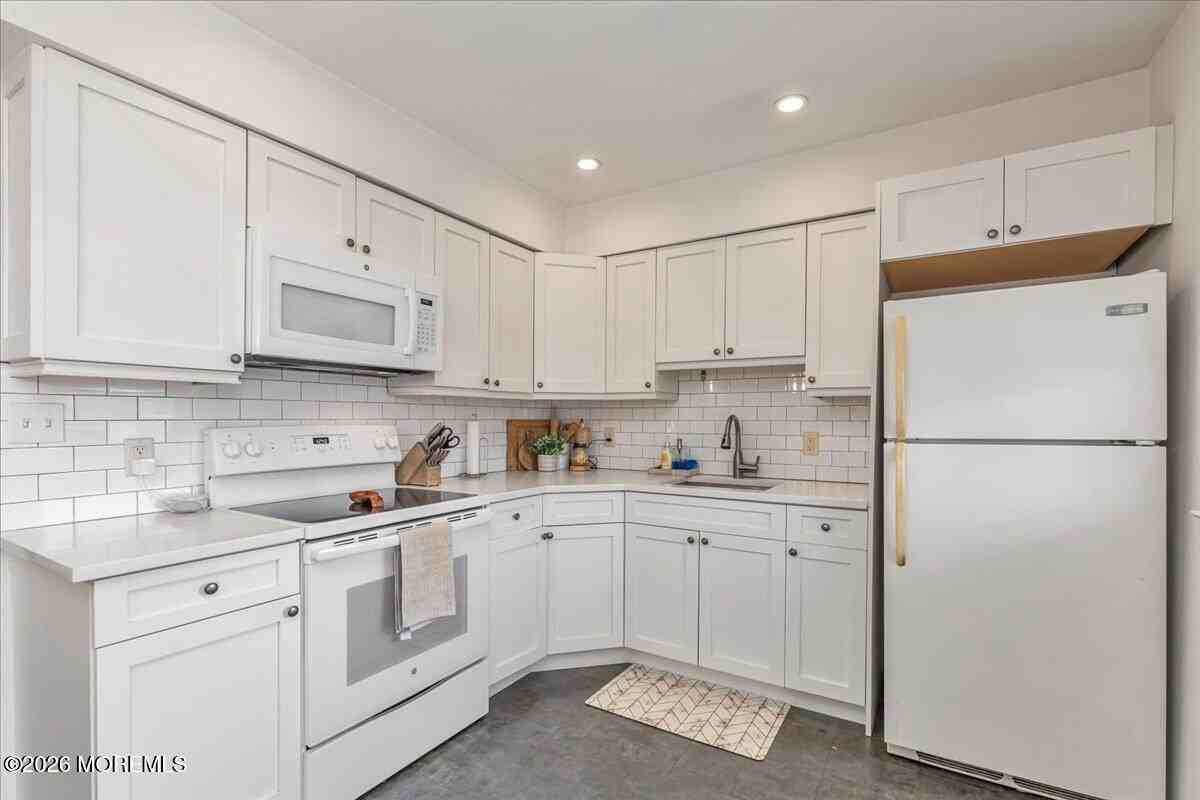 910 South Street unit: Apt 2 #2 - Photo 2 of 12