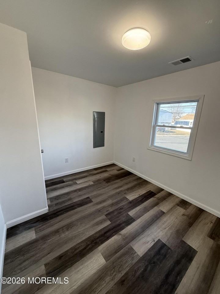 68 Seeley Ave - Photo 4 of 12