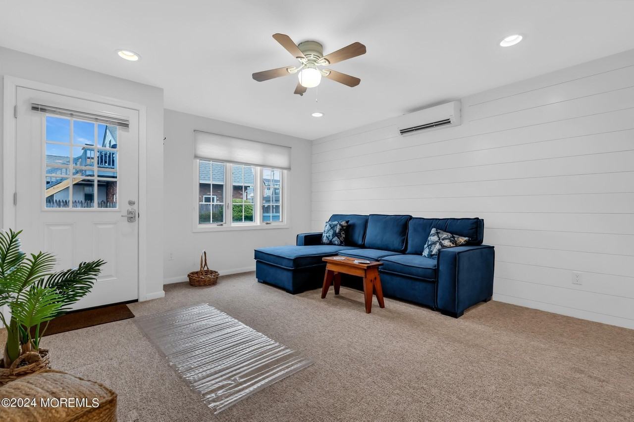 1605 Grand Central Ave Apt 2 #2 - Photo 4 of 18