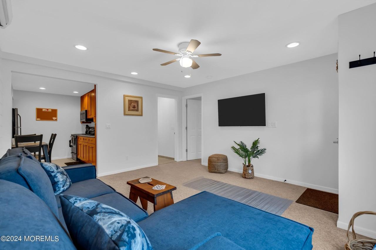 1605 Grand Central Ave Apt 2 #2 - Photo 5 of 18