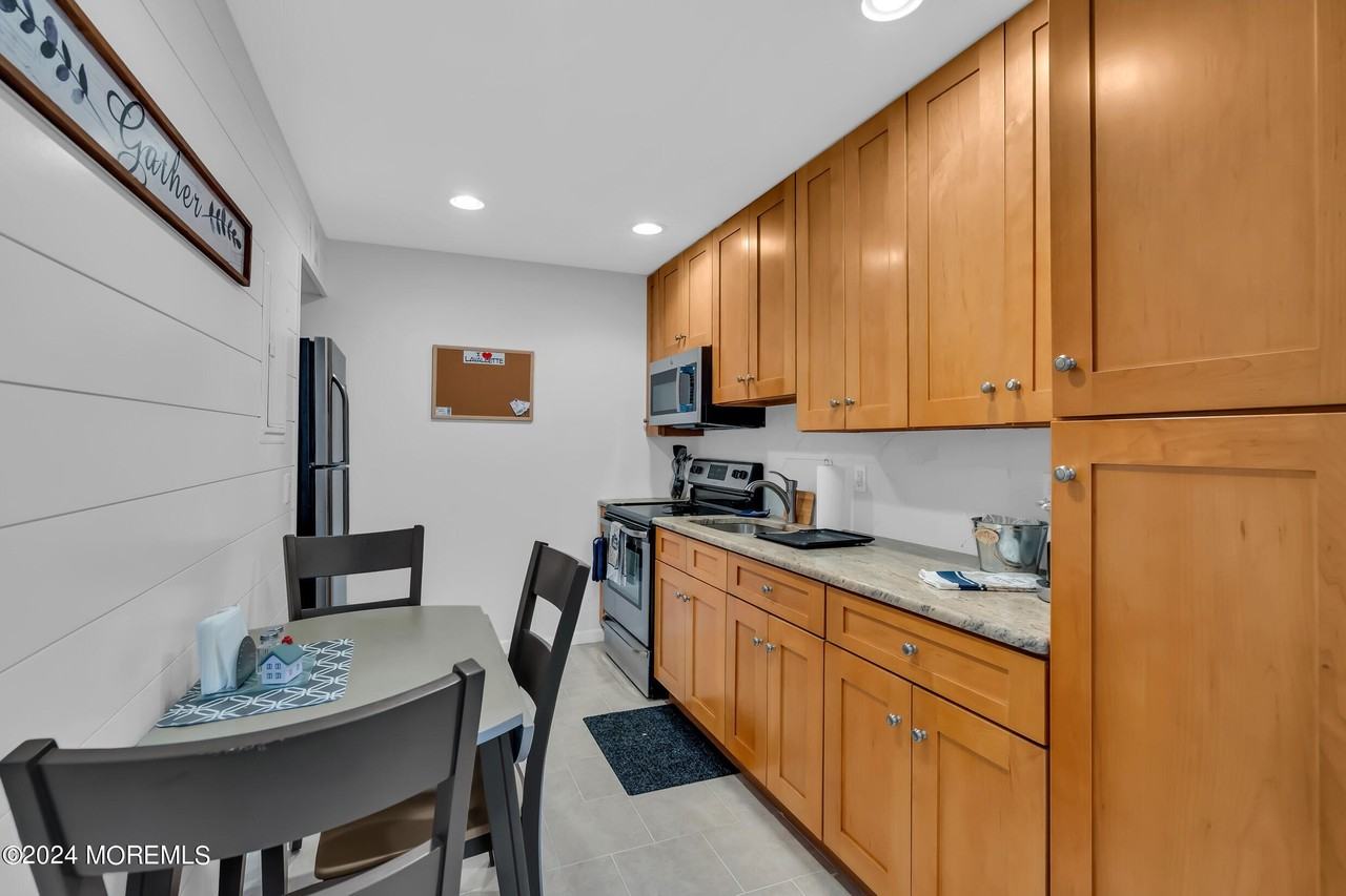 1605 Grand Central Ave Apt 2 #2 - Photo 7 of 18