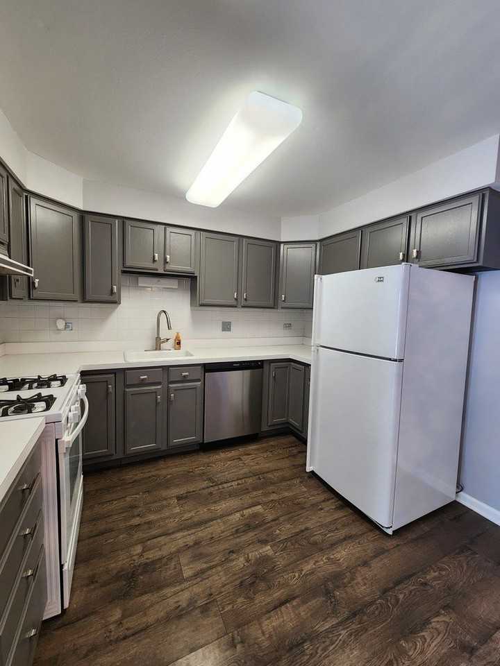 123 Brewster Ct Apt B #B - Photo 7 of 23