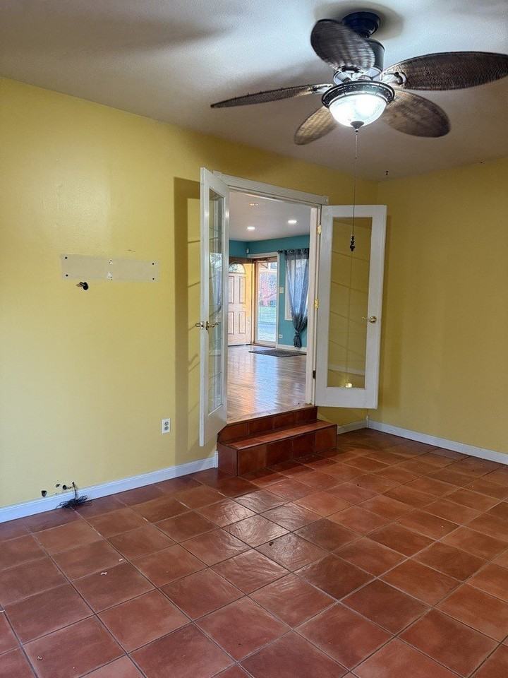 655 W Comstock Ave - Photo 6 of 6