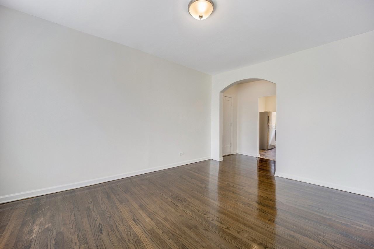 4452 W Parker Ave Apt 1 #1 - Photo 3 of 9