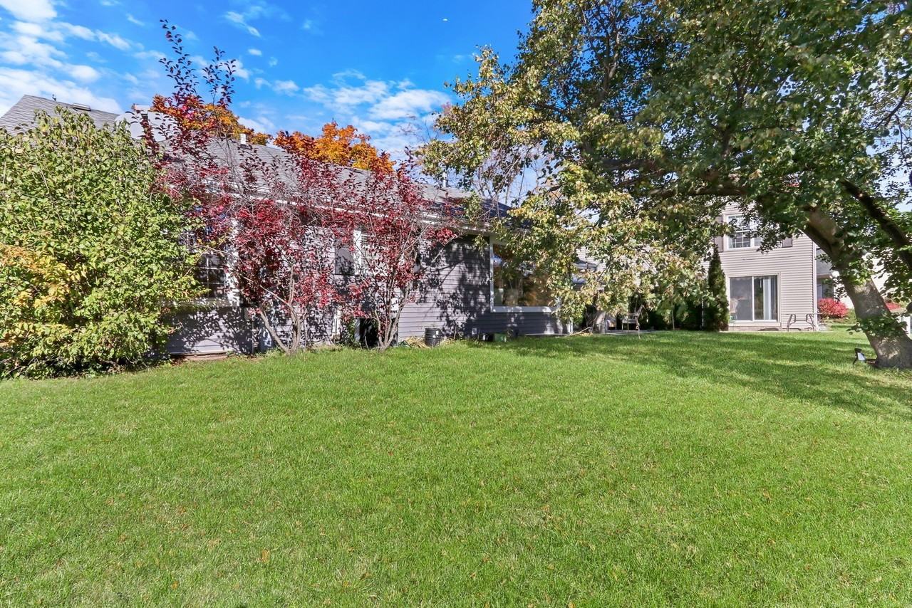 658 White Ct - Photo 5 of 37