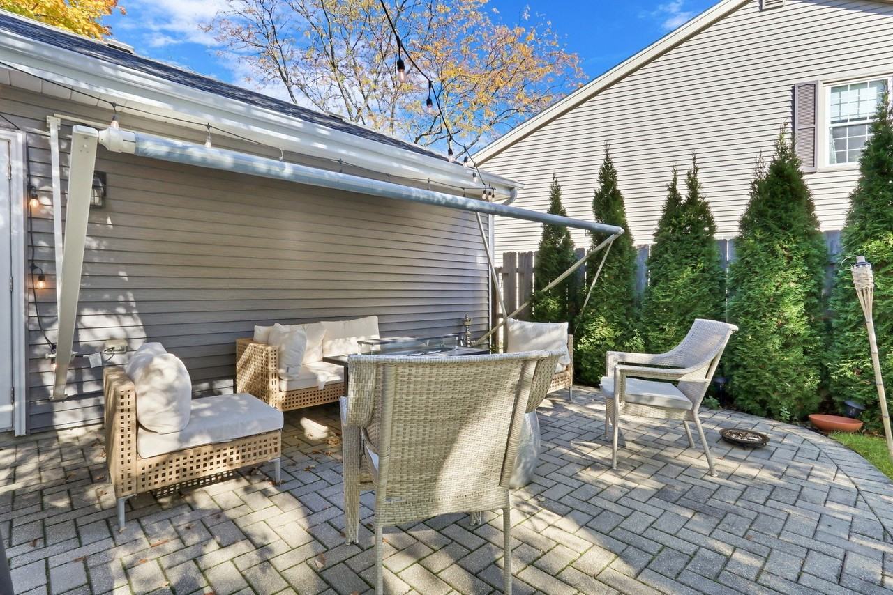 658 White Ct - Photo 6 of 37