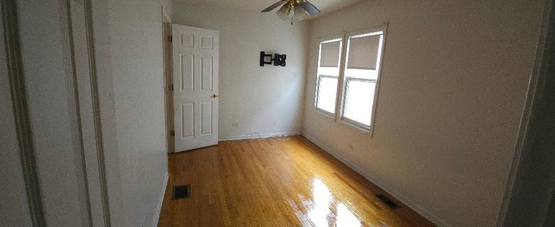 548 E 89th St Unit 2 #2 - Photo 3 of 4