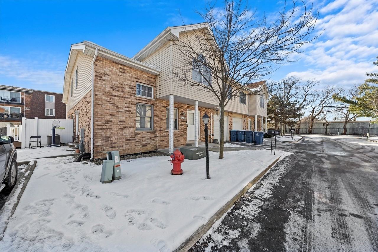 4343 W Emerald Way St - Photo 3 of 44