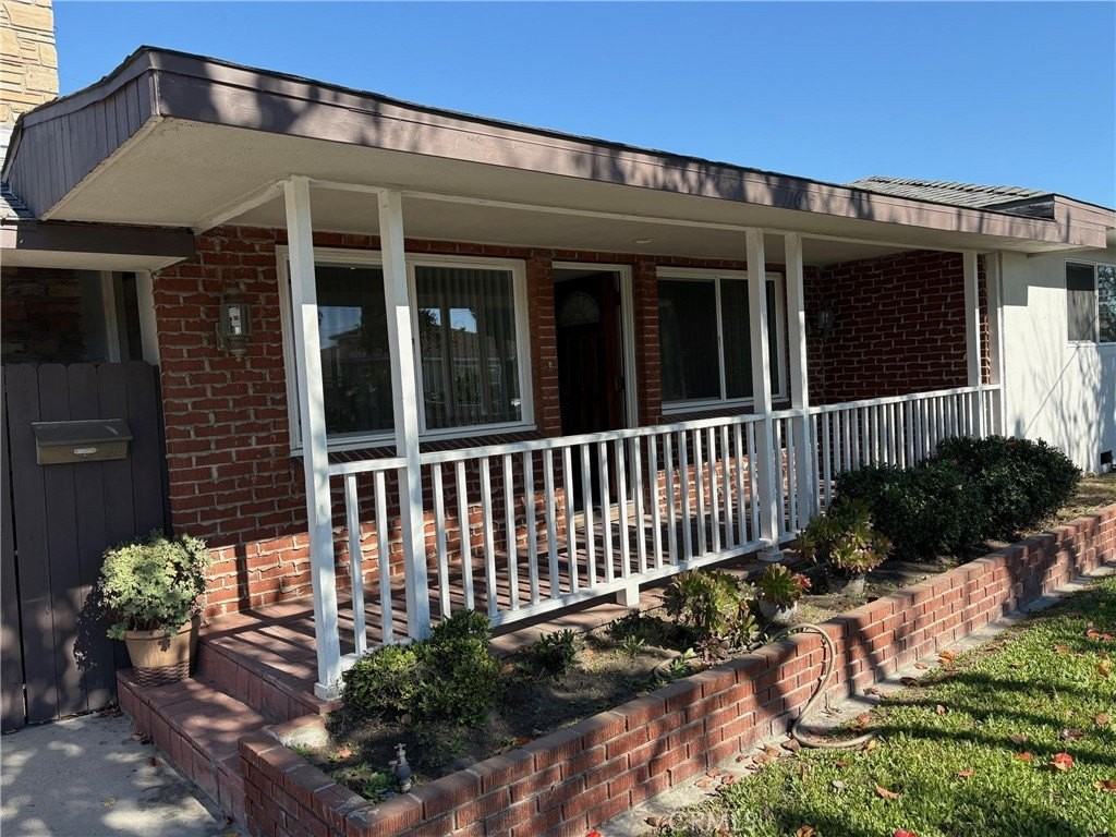 11615 185th St - Photo 3 of 26