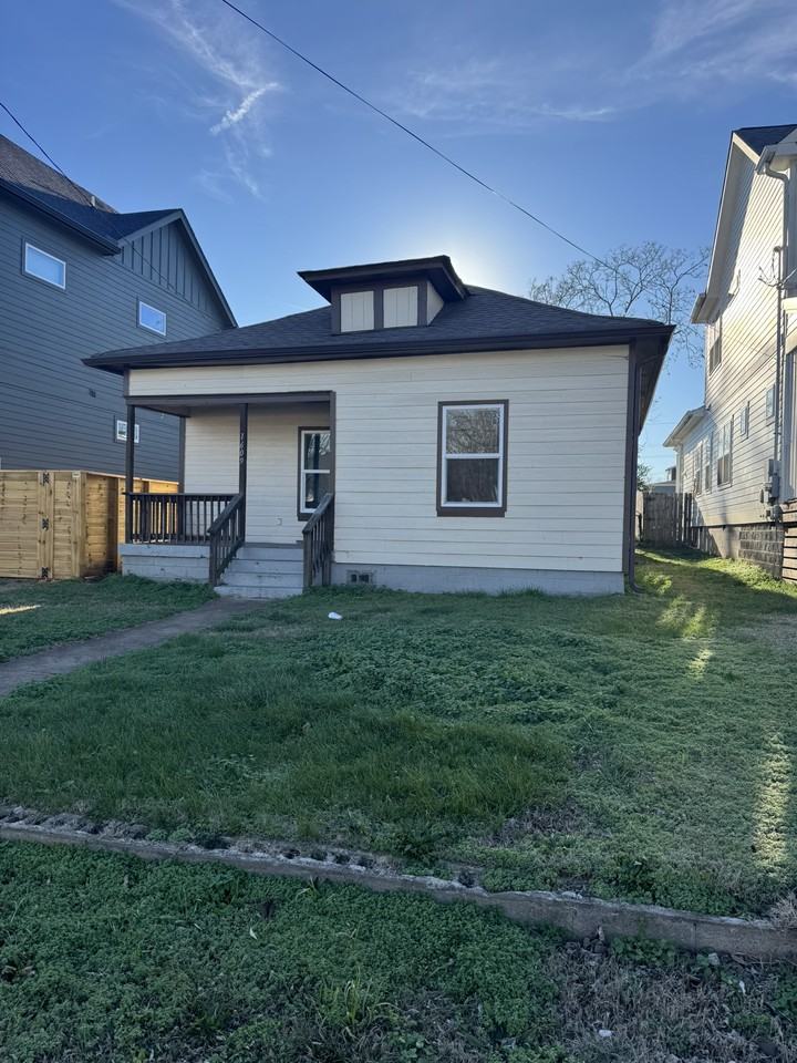 1609 17th Ave N #1 - Photo 2 of 26