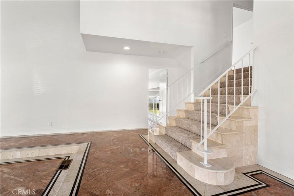 2326 N Rockridge Cir - Photo 6 of 50