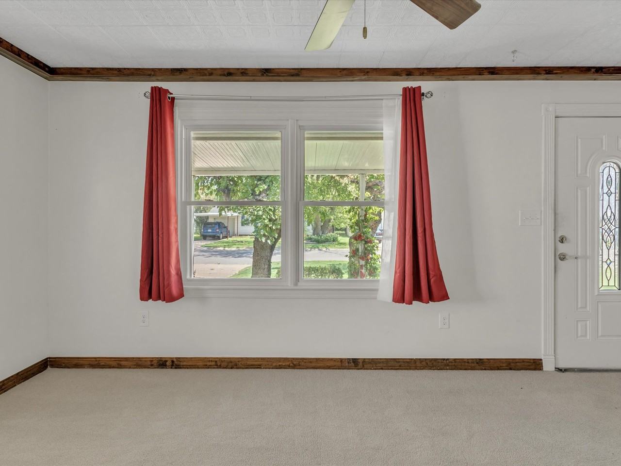 815 Sandra Dr - Photo 4 of 22