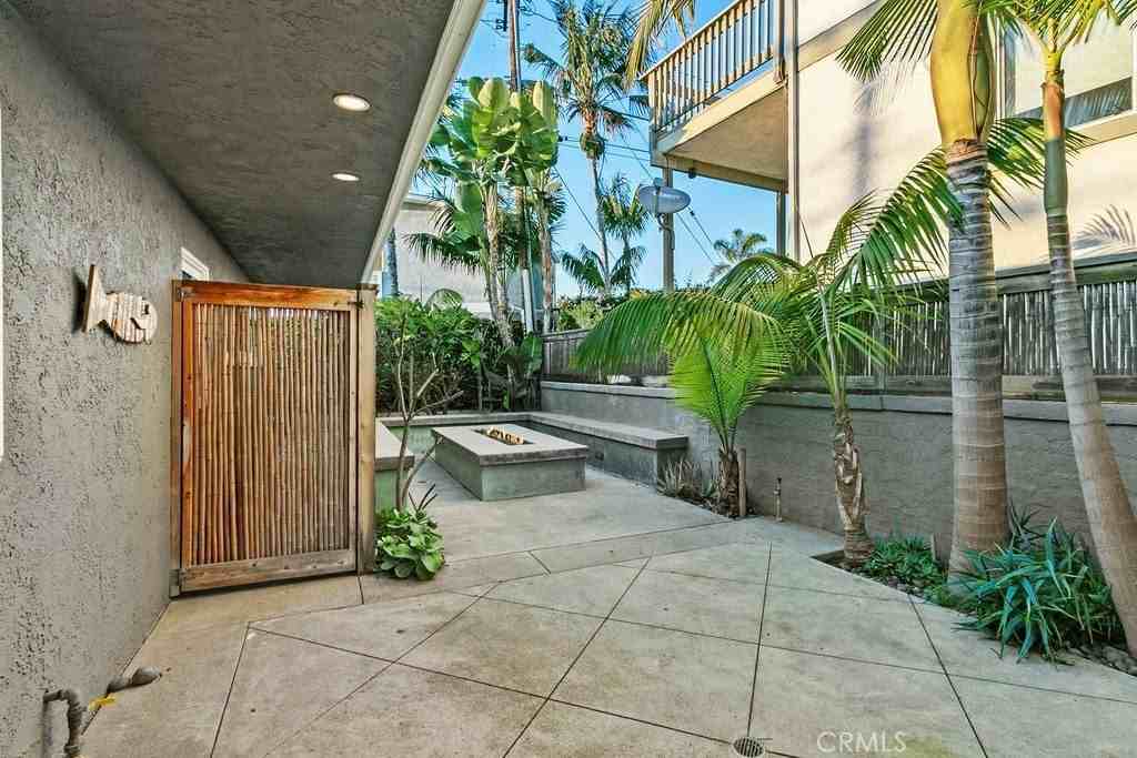 256 Avenida Madrid #A - Photo 4 of 40