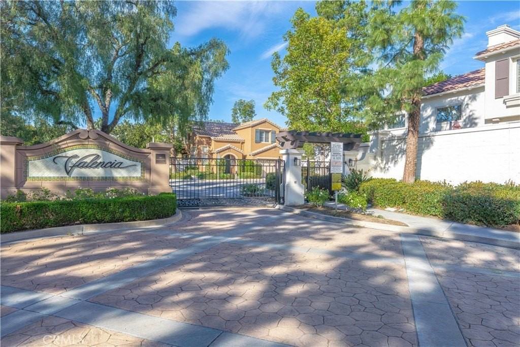 12430 N La Coste Dr - Photo 2 of 35