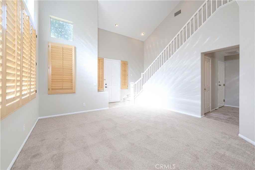 12430 N La Coste Dr - Photo 4 of 35