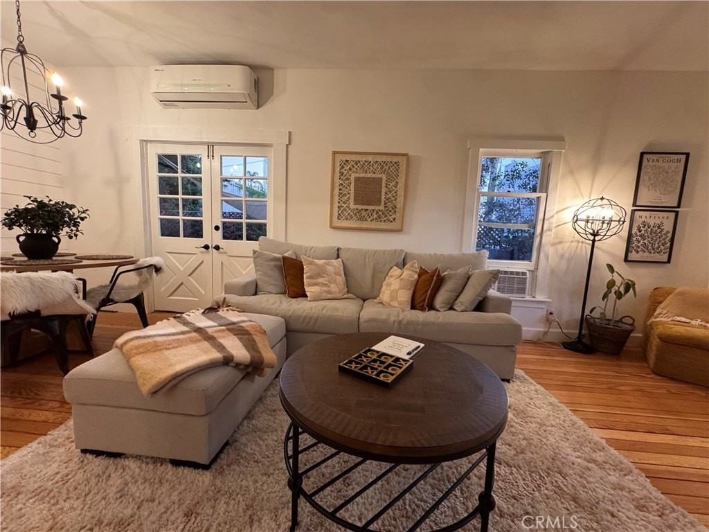 323 W 18th St - Photo 6 of 29