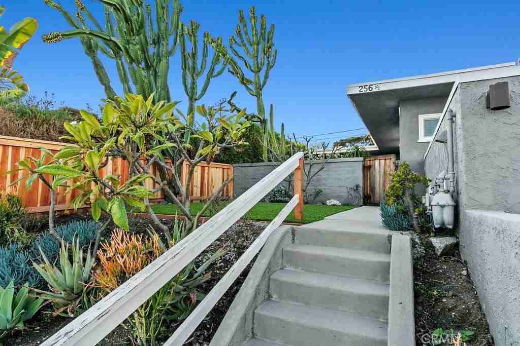 256 Avenida Madrid 1/2 #B - Photo 2 of 41