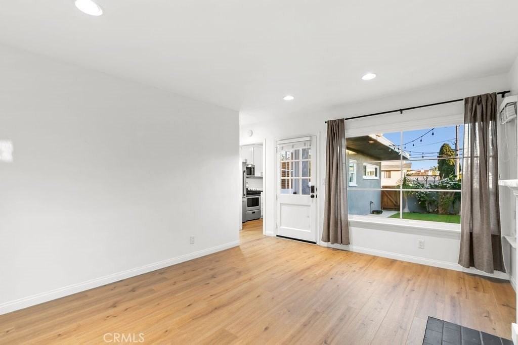 256 Avenida Madrid 1/2 #B - Photo 7 of 41