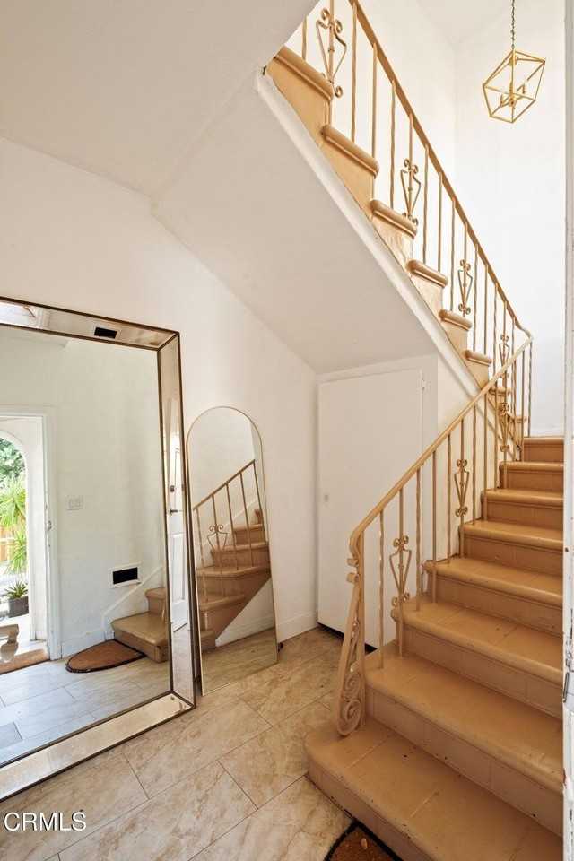 5166 Packard St - Photo 7 of 21