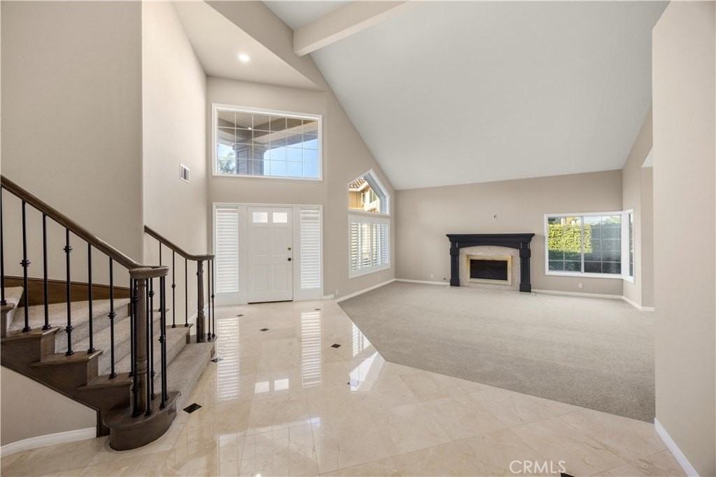 2871 N Roxbury St - Photo 4 of 38