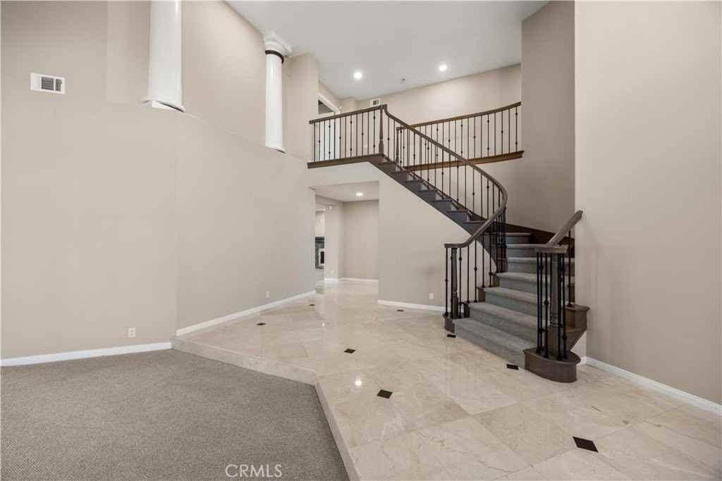 2871 N Roxbury St - Photo 5 of 38