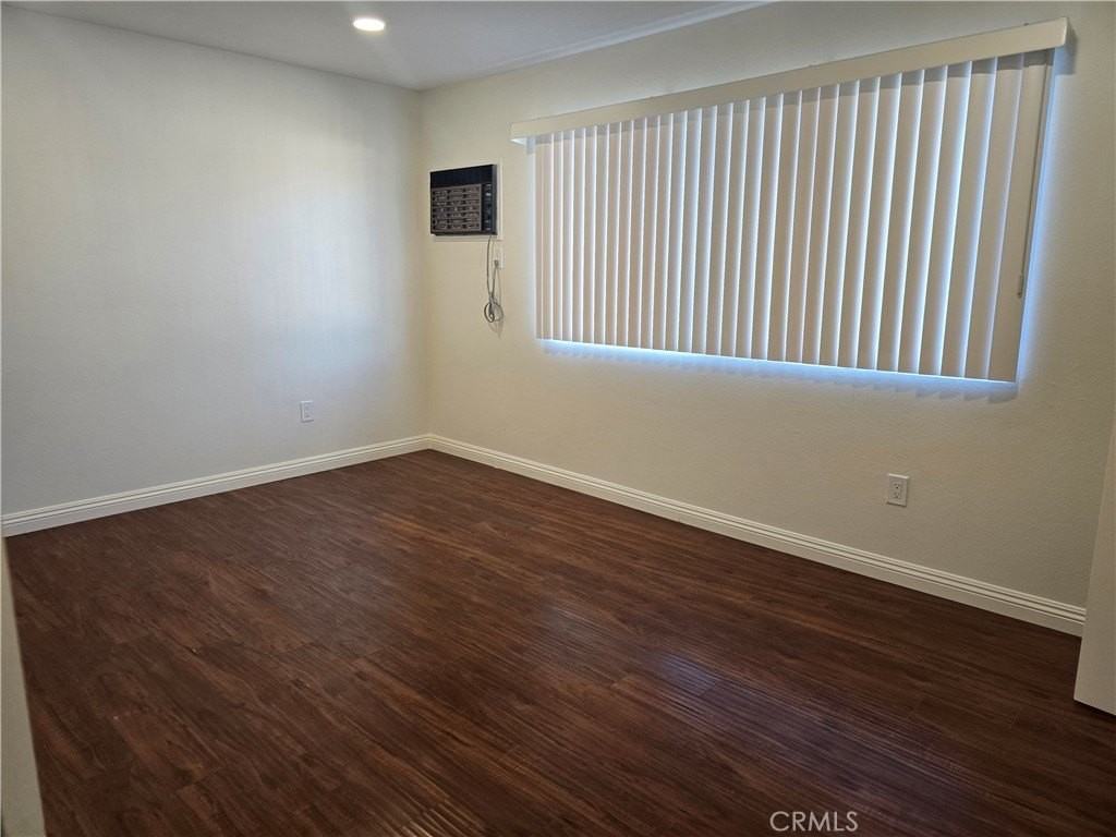 160 Greentree Ln - Photo 3 of 4