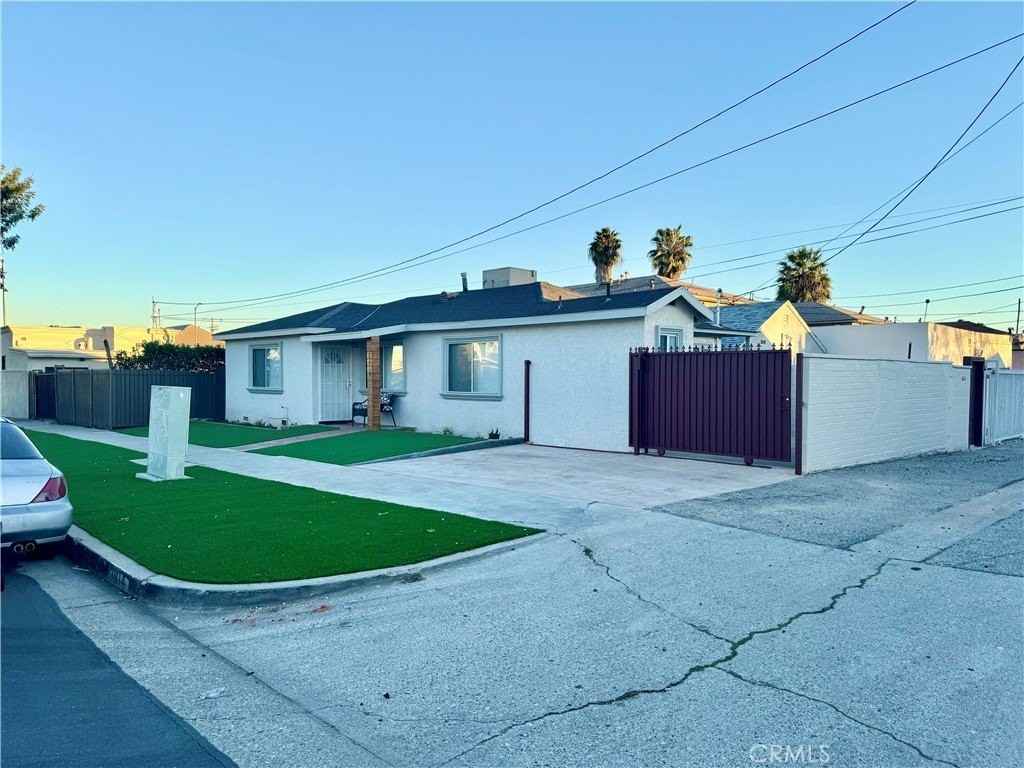 3614 W 59th St - Photo 2 of 13