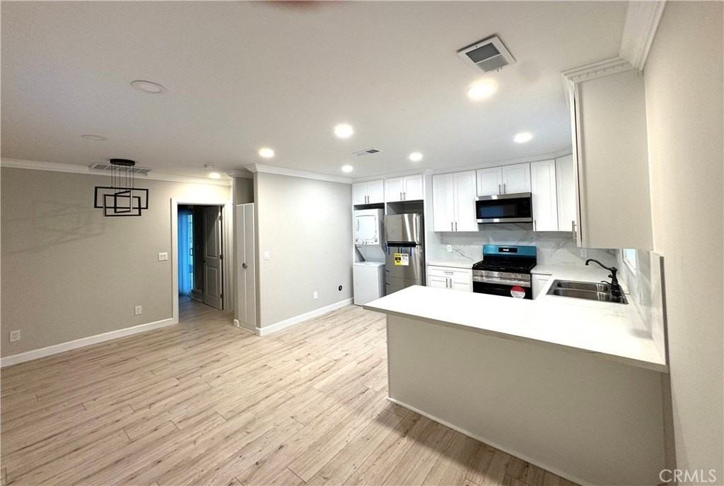 3616 W 59th St - Photo 4 of 12