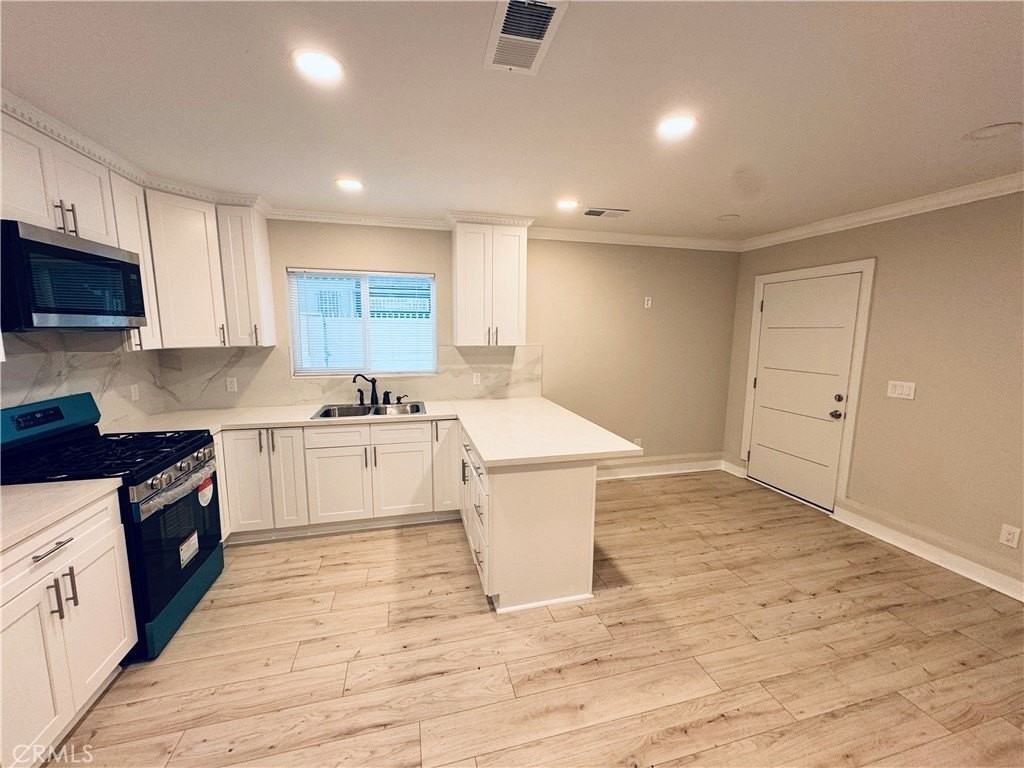 3616 W 59th St - Photo 5 of 12