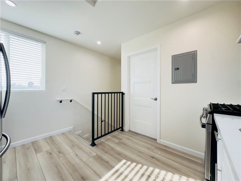 8237 Jellico Ave - Photo 4 of 17