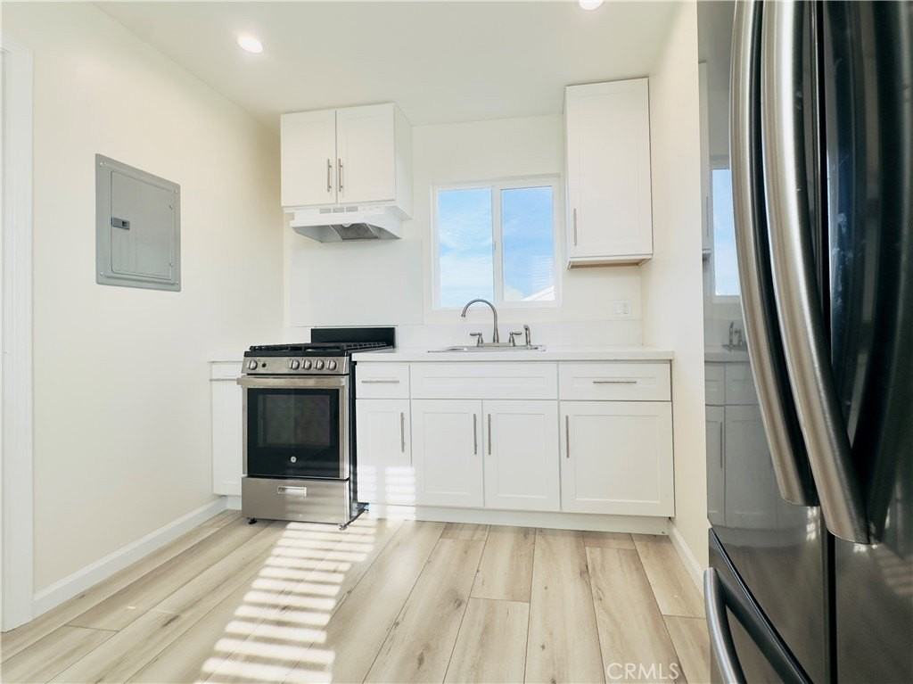 8237 Jellico Ave - Photo 6 of 17