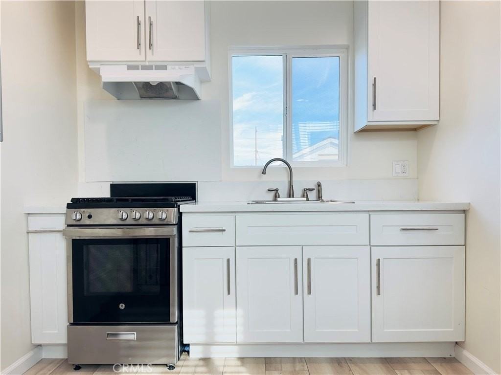 8237 Jellico Ave - Photo 7 of 17