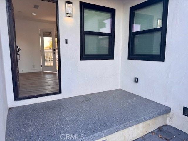 9947 Norwich Ave - Photo 3 of 48