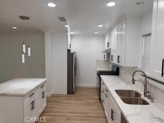 9947 Norwich Ave - Photo 6 of 48