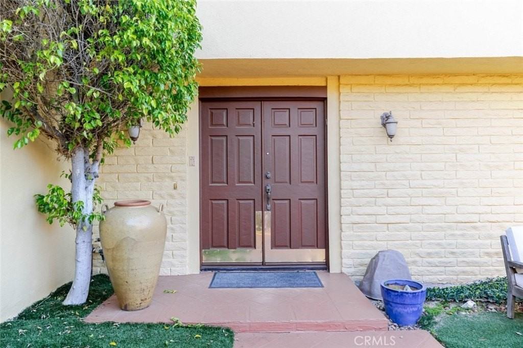 6022 Maury Ave - Photo 3 of 45