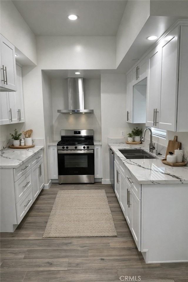 10652 Shoshone Ave - Photo 4 of 11