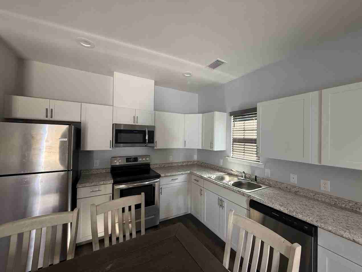 1725 Holton St #1 - Photo 4 of 11