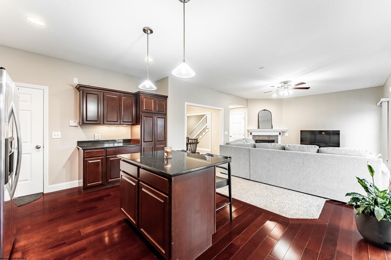 4 Palmetto Dr - Photo 2 of 26