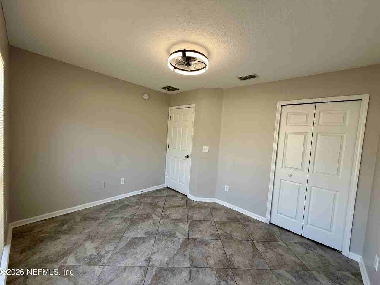 1701 Covington Ln - Photo 5 of 38