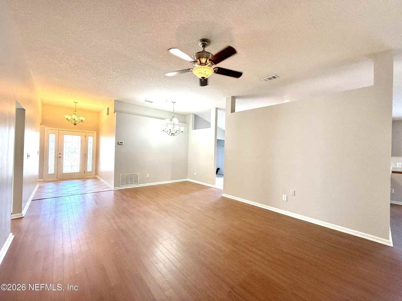 1701 Covington Ln - Photo 6 of 38