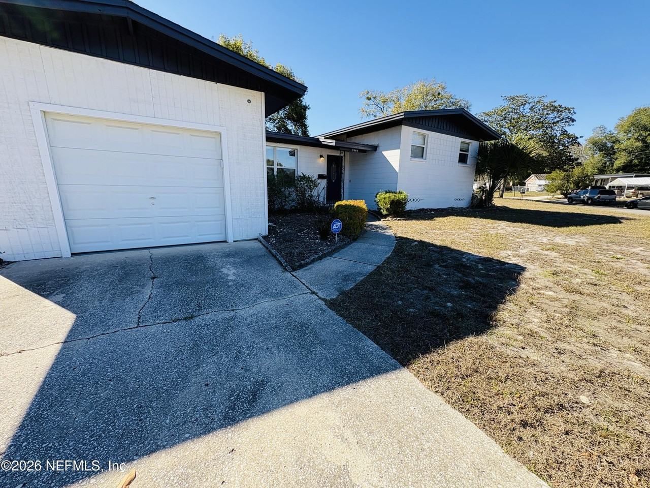 7008 Perke Dr - Photo 3 of 23