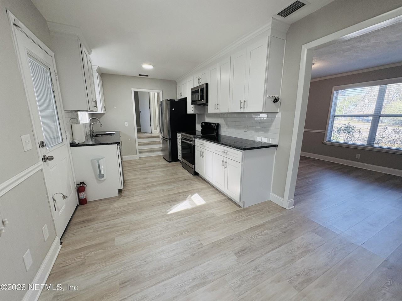 7008 Perke Dr - Photo 7 of 23