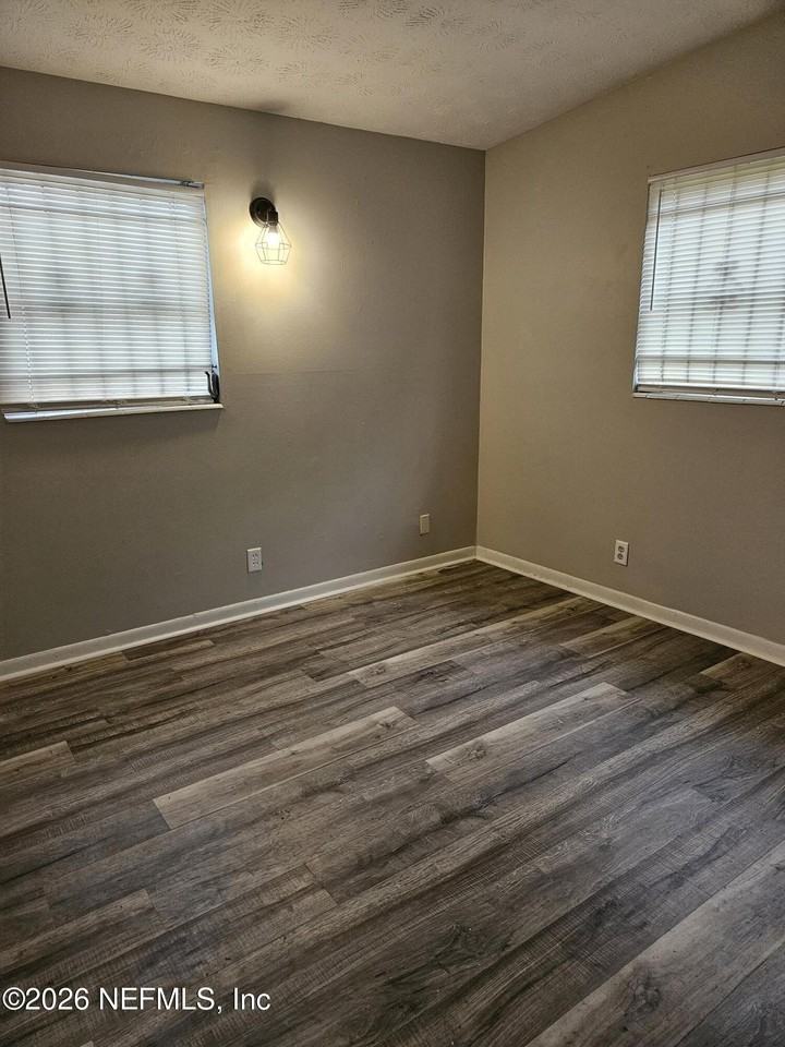 2169 W 14th St - Photo 6 of 9