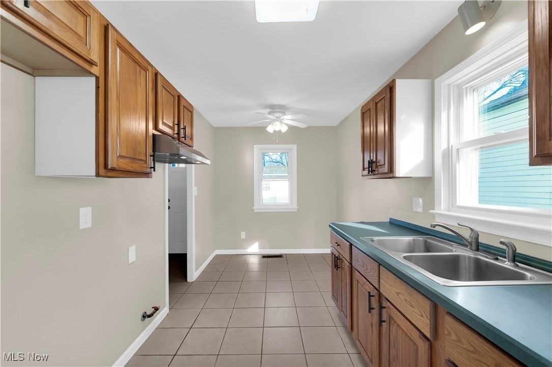 18804 Rockland Ave - Photo 6 of 23